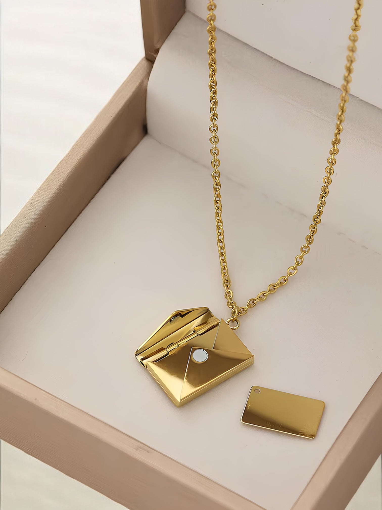 Collier Lettre d'Amour - Doré