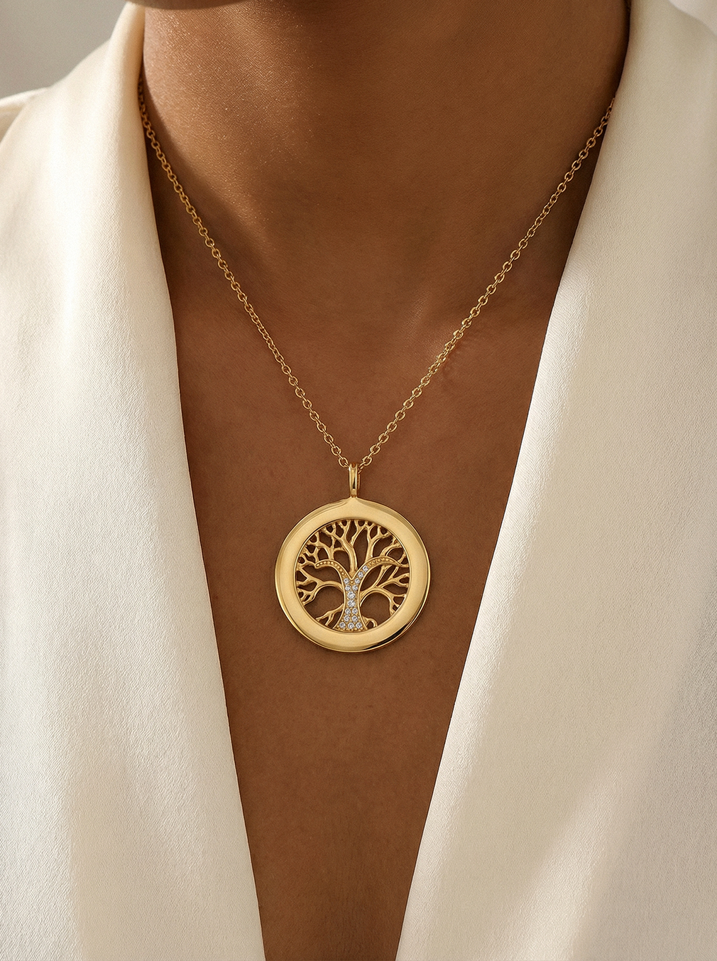 collier arbre de vie doré élégant et symbolique