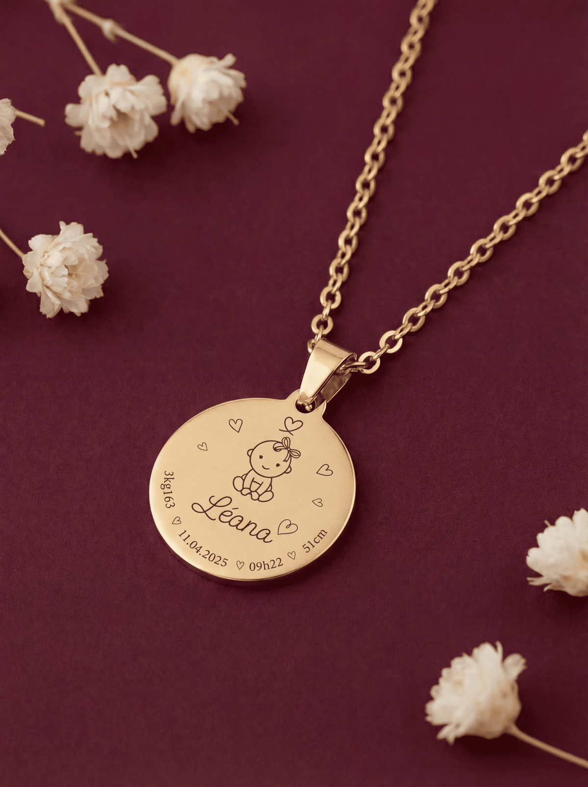 Collier naissance personnalisé avec prénom et informations de bébé