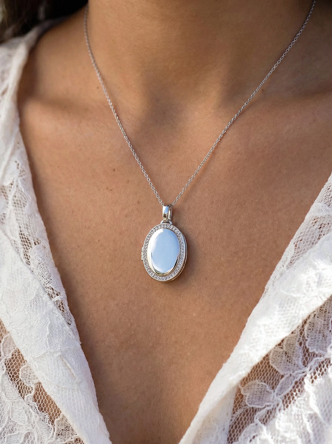 Collier Portrait Précieux