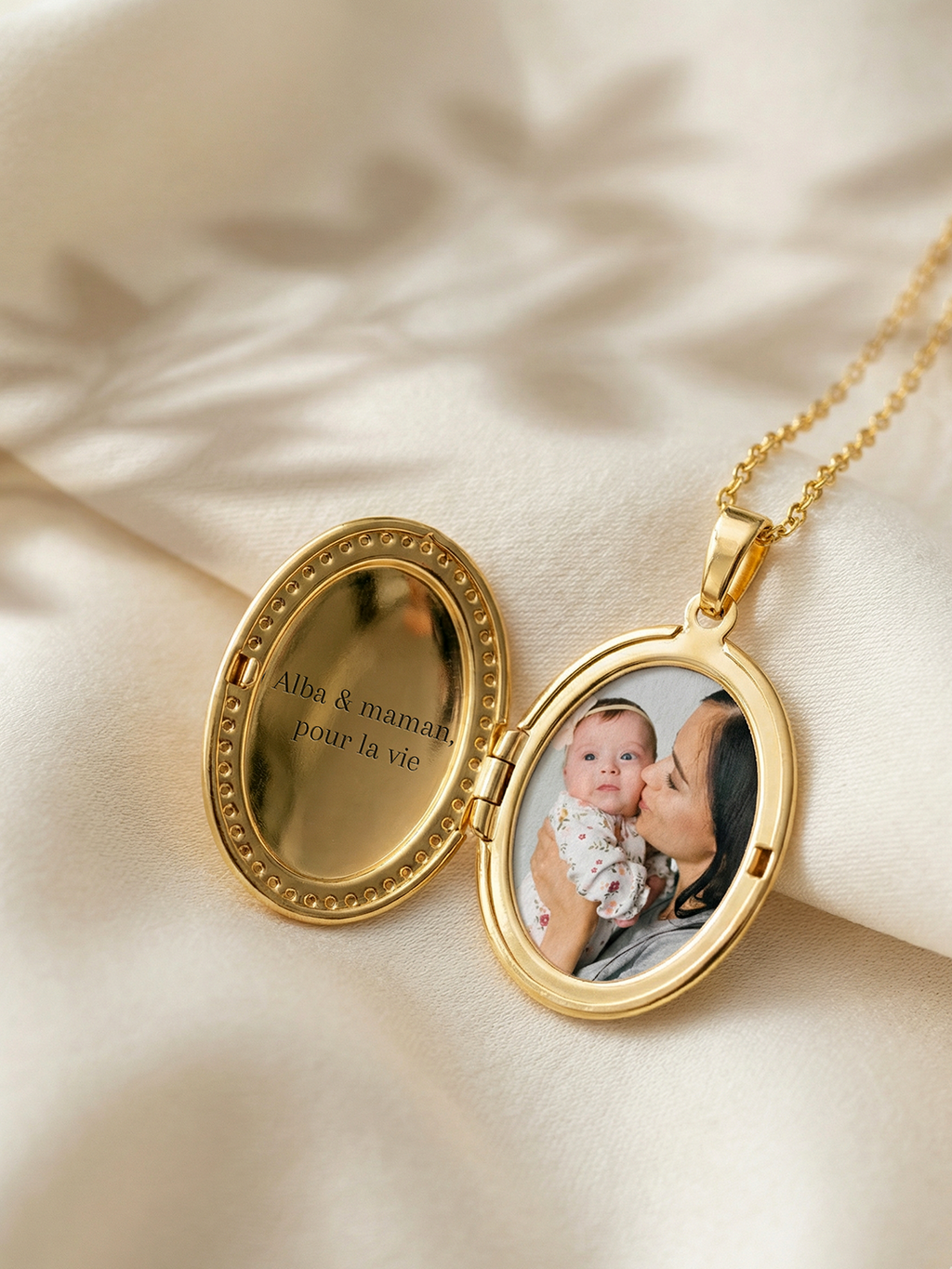Collier Portrait Précieux