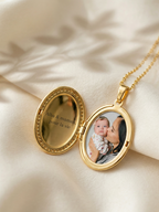 Collier Portrait Précieux