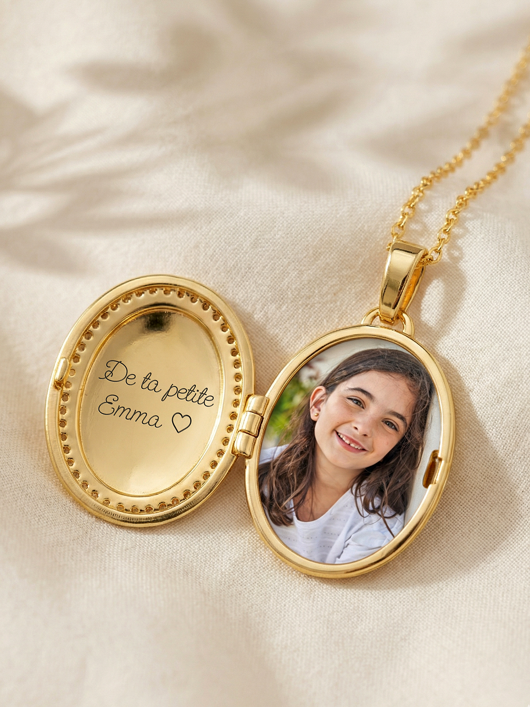 Collier Portrait Précieux